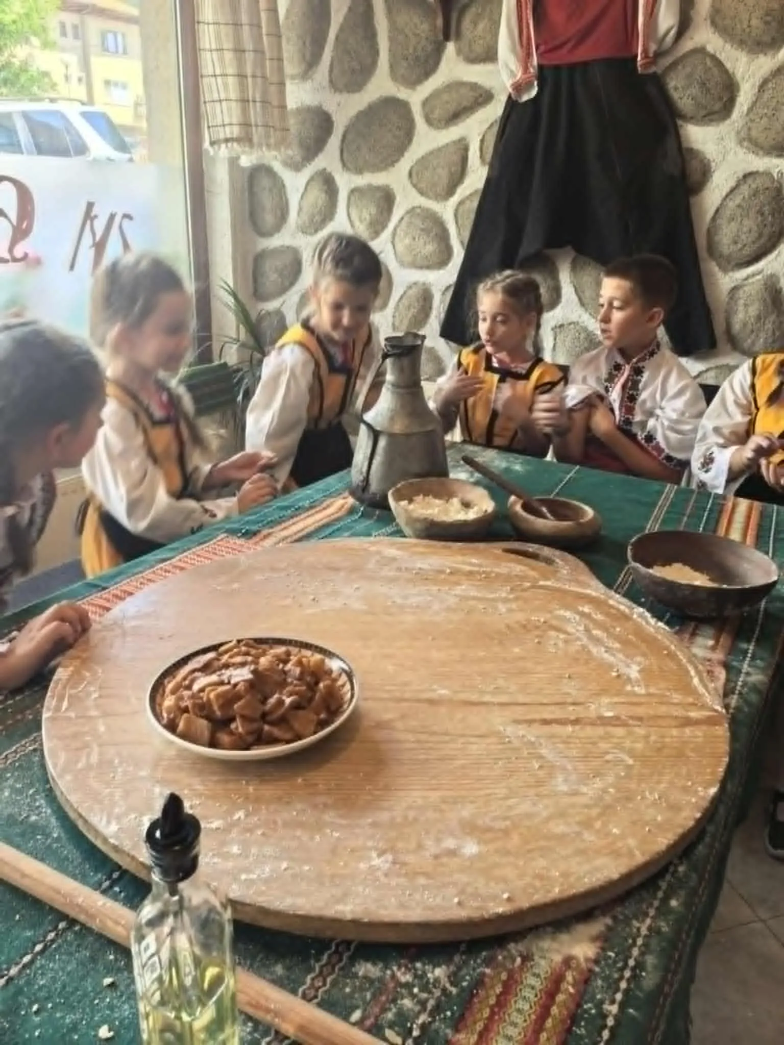 Традиционна работилница с участници